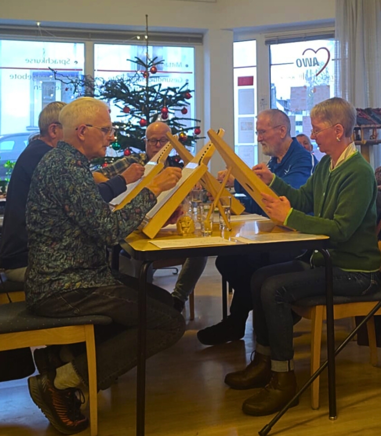 Tischharfen-Gruppe aus dem Hubert-Peter-Haus