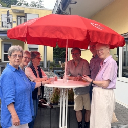 Christine Schmarsow, Cornelia Ebert, Dr. Kramme, Gabriel Kunze, Jonas Jordan, Bettina Lange-Klein (v.l.) auf dem AWO Sommerfest
