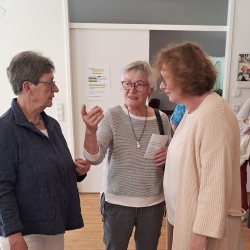 Gespräch zwischen Christine Schmarsow, Cornelia Ebert und Erika Mayr (v.links)